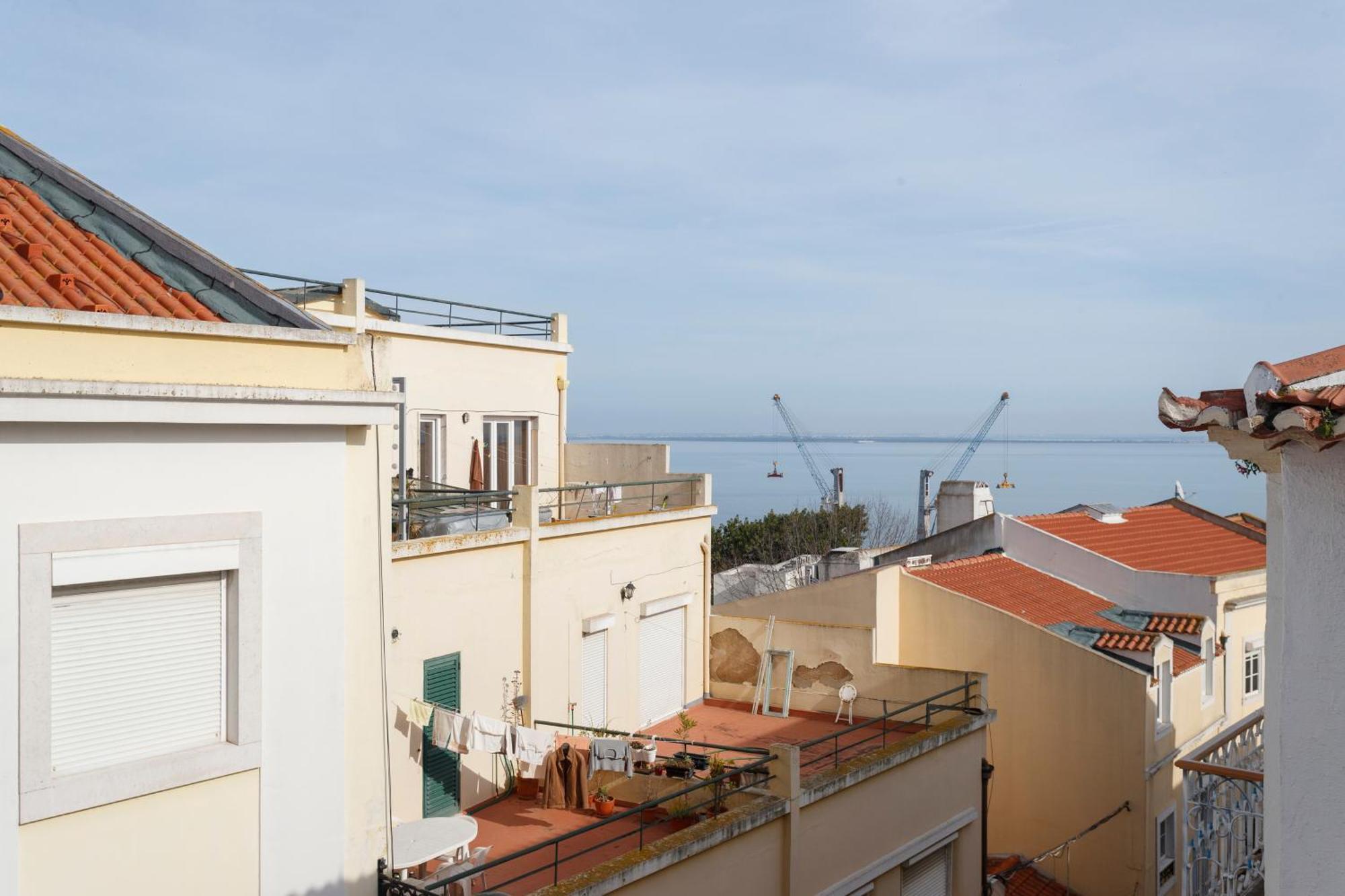 Barbadinhos Apartments In Lisbon Historic Neighborhood Экстерьер фото
