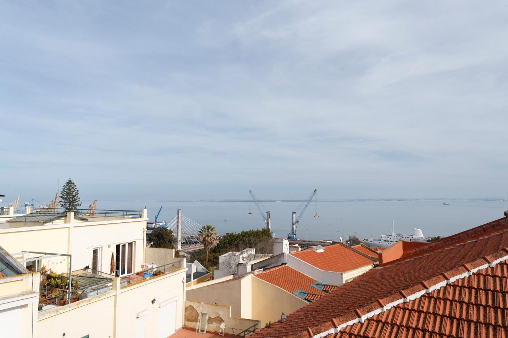 Barbadinhos Apartments In Lisbon Historic Neighborhood Экстерьер фото