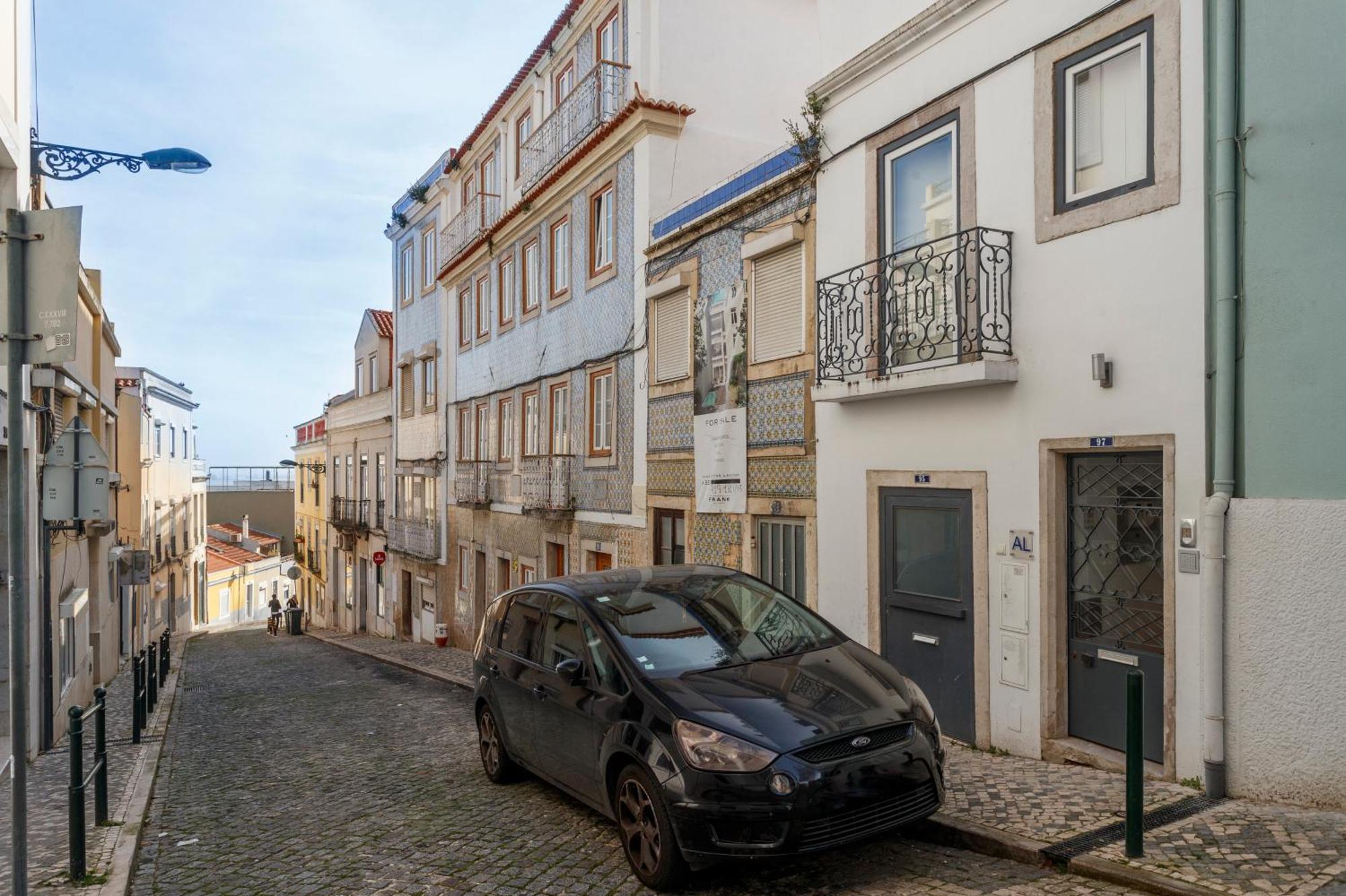 Barbadinhos Apartments In Lisbon Historic Neighborhood Экстерьер фото
